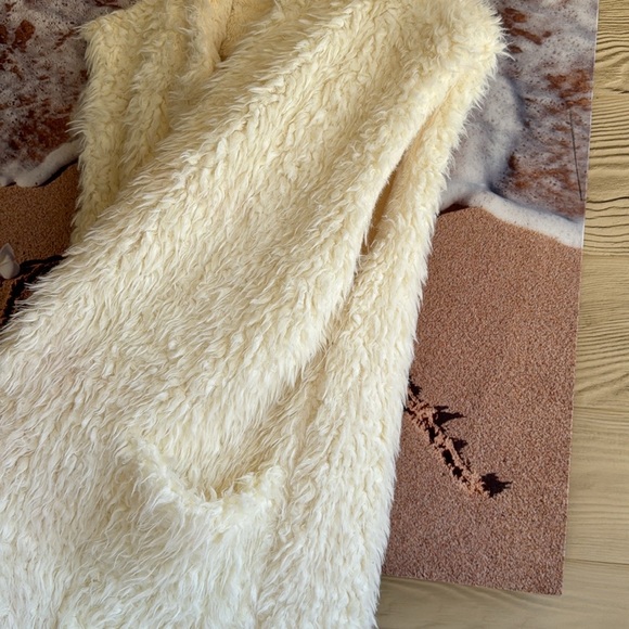 CODE 22 ~ Long Hooded Vest~ - Picture 4 of 5